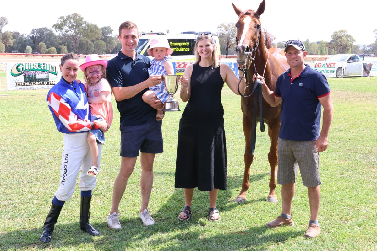 CountryPunter's tweet photo. ASTUNNER backed up after winning the Tumut Cup just 7 days prior to claim today's Holbrook Cup with Carly Frater in the saddle.

A tenacious victory, the Wagga galloper is racing in great form for Darrell Burnet and will target future Country Cups following a well-deserved spell. https://t.co/fGR8UsTTOm