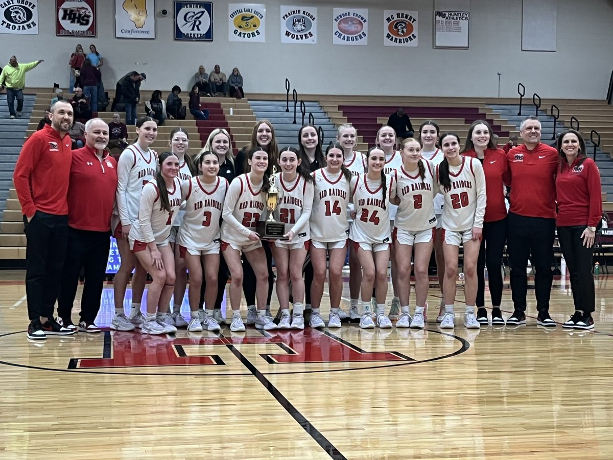 LanaHobday10's tweet photo. Fox Valley Conference champions! Regional playoffs next week 🏀 https://t.co/UYNO3UUxgJ
