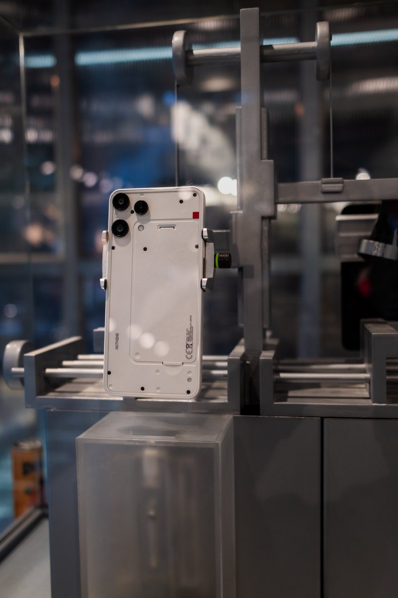 gogiinc's tweet photo. The store showcases Nothing’s signature durability + transparent design language up close.
From build quality to detailing you can actually feel the engineering, not just see it.
#NothingPhone #TechExperience #DesignMatters https://t.co/nLs1WEqFQC
