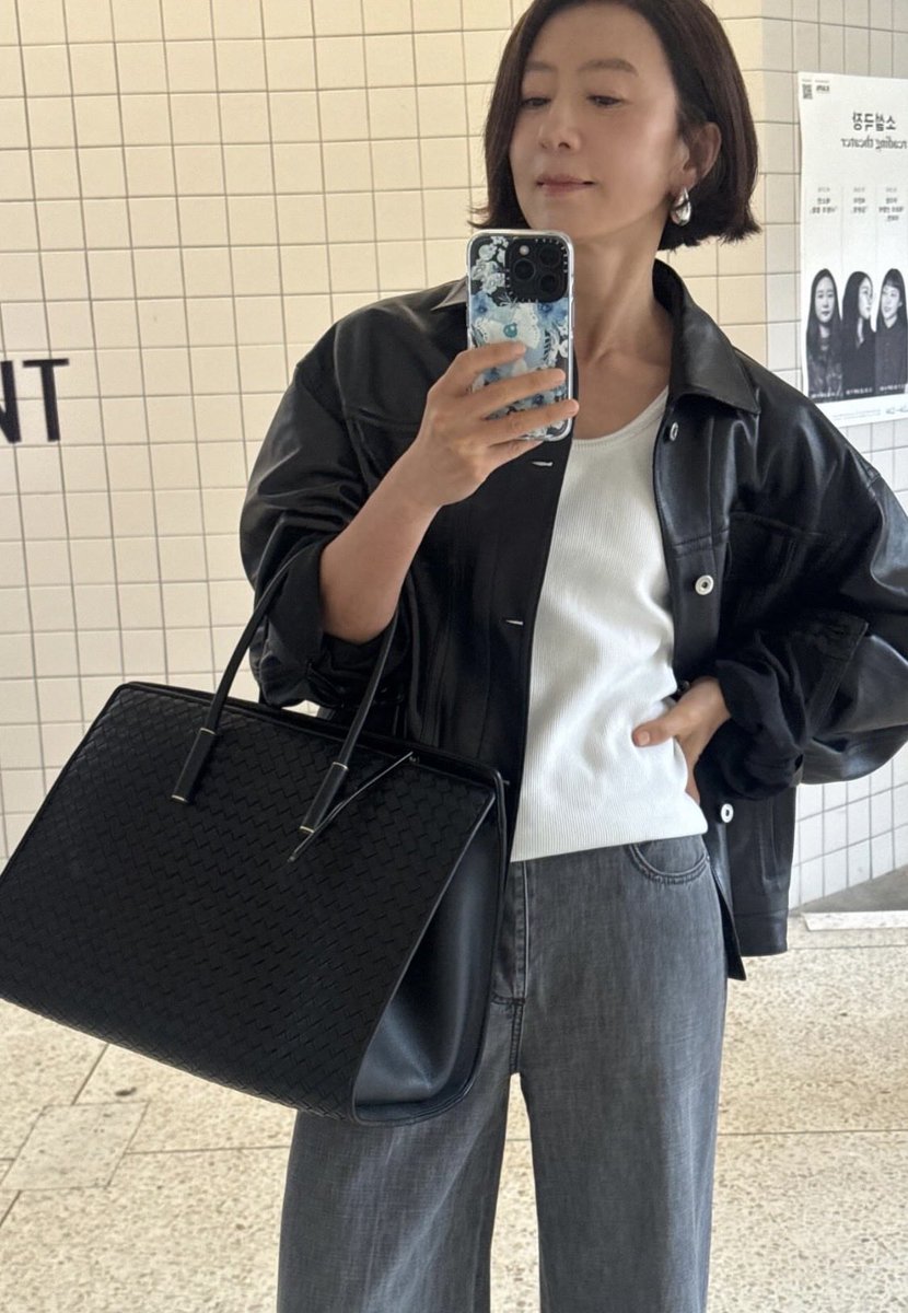 ออมม่าเปลี่ยนโทรศัพท์แล้วใช่ป่าวน้าา 🤗 

#heeae_official #kimheeae #คิมฮีเอ