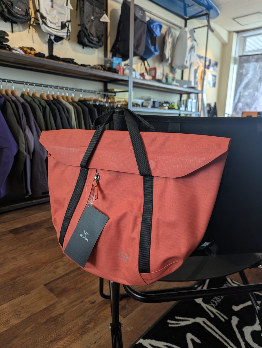BlueEarth1's tweet photo. アークテリクスから、グランヴィル　ショルダーバックが入荷しましたので、ご案内となります。 https://t.co/oG3TeFR1sE