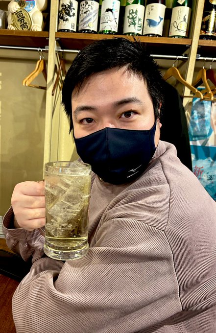 シキ君と昼飲みや 