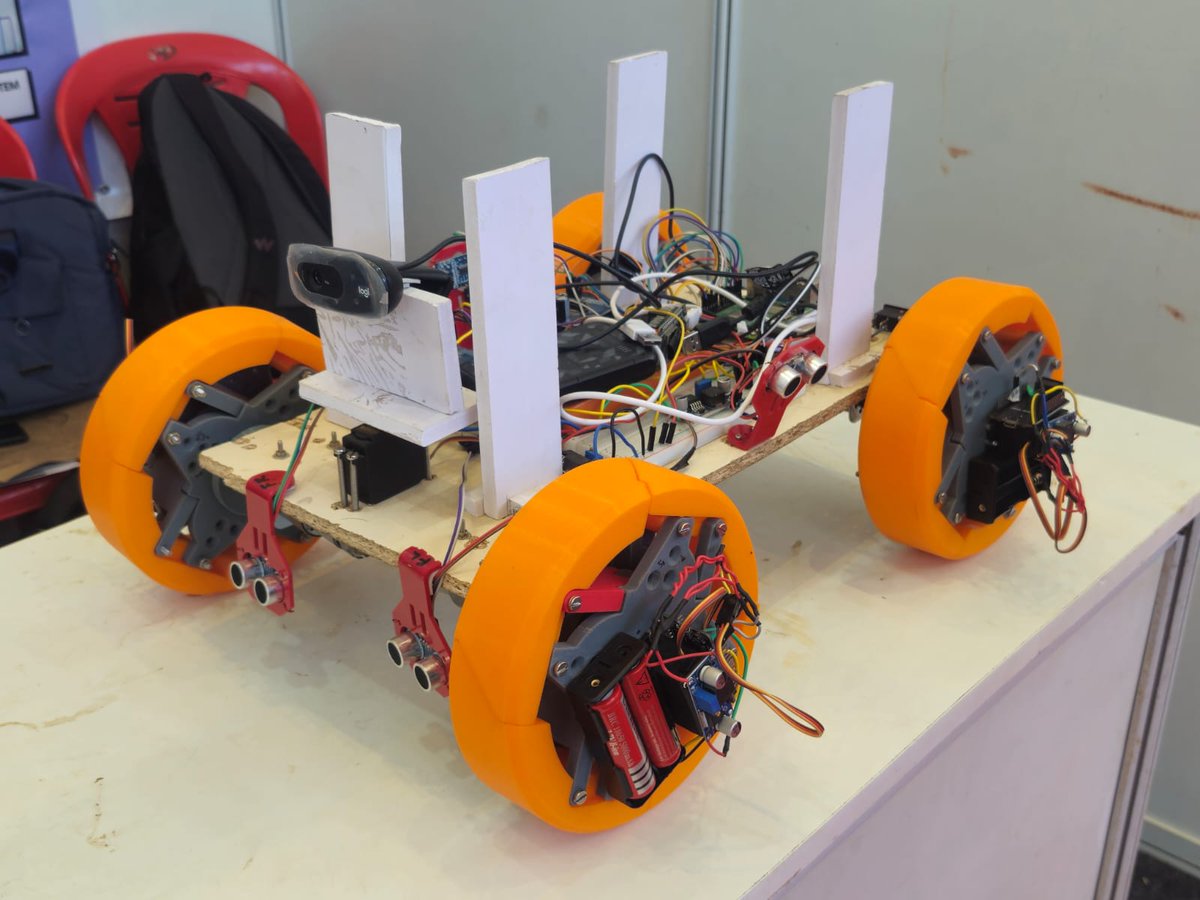 Robotics_BIT's tweet photo. Brains, bots &amp; real impact 🚀🤖

Team from Dept. of Robotics &amp; AI showcased Surveillance MorphWalker at Anveshana 2026 (Agastya Foundation x Samsung) — an autonomous disaster-rescue robot built to navigate tough terrains &amp; save lives 🌍🚑
#Anveshana2026 #RoboticsAndAI #Innovation https://t.co/lEeWI90tTF