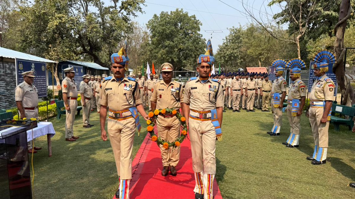 Today 37 Bn CRPF observed as Black Day. A tribute program was organized  and shok shastra were offered in remembrance of the shaheed jawans who sacrificed their lives in the Pulwama attack. We salute their supreme sacrifice.