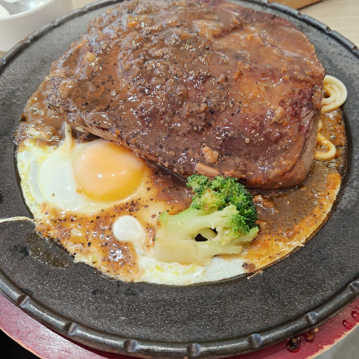 午餐吃這個蠻飽的……
麵吃不完……
好希望自己是倉鼠或是松鼠喔😩