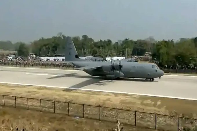 longthemjenni's tweet image. A strong step toward national security and strategic readiness 🇮🇳✈️
India’s emergency airstrip infrastructure near the border reflects preparedness, resilience, and responsible defense planning.
#Assam #StrategicIndia #BreakingNews #BREAKING