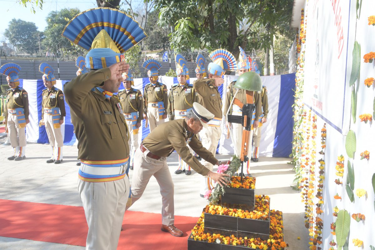 187_crpf's tweet photo. Remembrance Day for Pulwama Martyrs @187BN CRPF https://t.co/R6U0MToodO