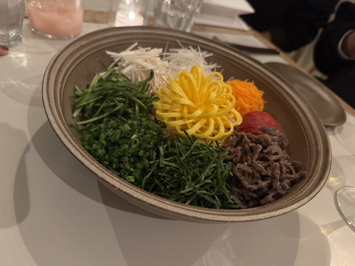 marinatsukides's tweet photo. .
.
.
ソウル🇰🇷、ワカメスープのOiljeと、
白金🇯🇵BIOTOP TOKYO、Iaacsのコラボポップアップへ.....

美味しいお食事をゆっくりと堪能しました🥢

カンジャンセウからスタートし、
彩りも美しいチャプチェ、
そしてメインは滋味深いワカメスープ🥣

心も満たされる、素敵なディナーでした 

　　　　　　　　　　　　　　　　감사합니다
　　　　　　　　　　　　　　　　Thank you！
.
.
.