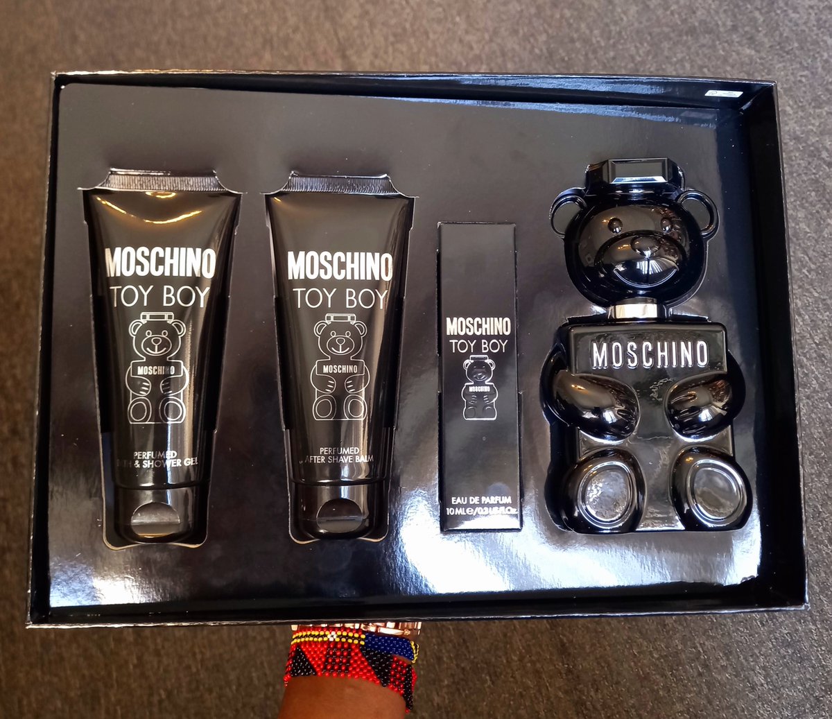 February 14th isn't the only day where nobody loves you, so stop stressing and gift yourself a fragrance from <a href="/EvotionScents/">You are SCENT-sational</a> 🥰