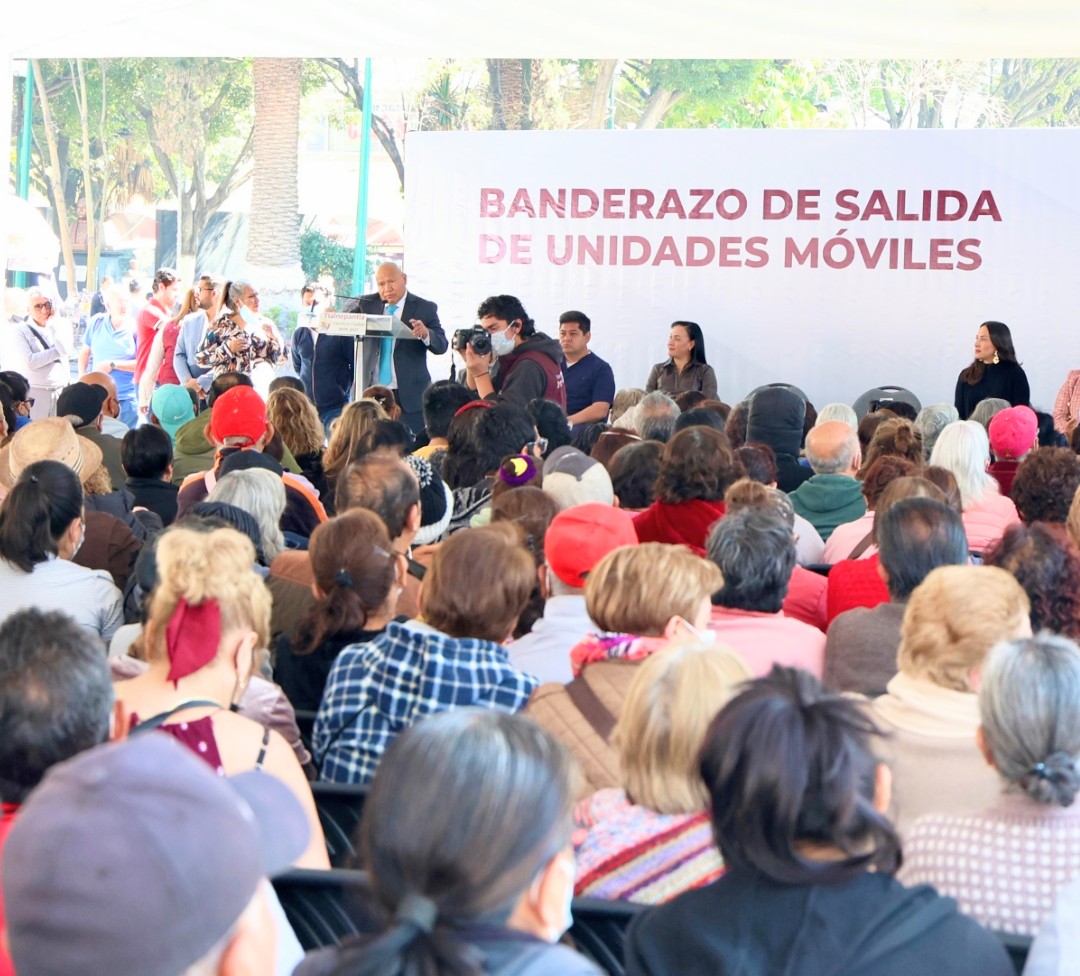Gobierno de Tlalnepantla pone en marcha Unidades Móviles del Sistema Municipal de Cuidado.El alcaldeRaciel Pérez Cruz, dio el banderazo desalida a unsistema de atención que elimina barreras geográficas para llevarsalud y trámitesdirectamente a las zonas con mayor rezago social.