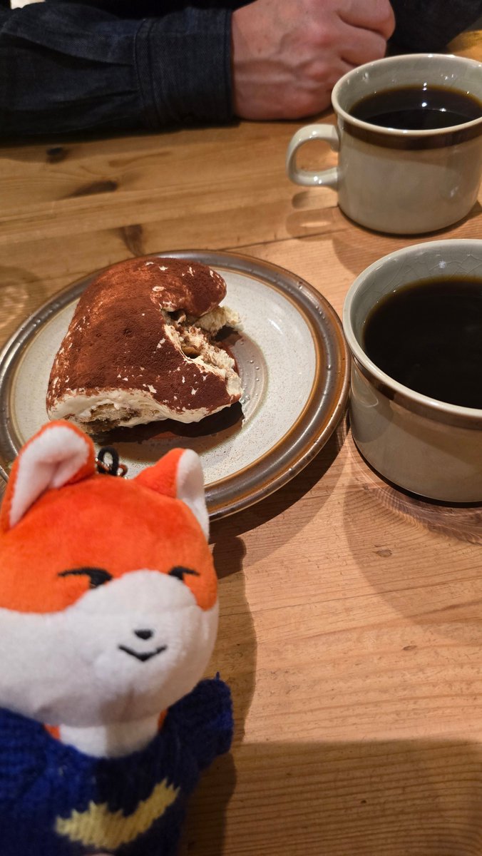 デビュー７周年のお祝いに、パクちゃんとナッコプセを食べにきました。
バレンタインデーはチョコの代わりに、ナッコプセとティラミス&amp;VANNER 
#VANNER #배너 
#VANNER_7th_Anniversary
#HAPPY_7TH_ANNIVERSARY_VANNER