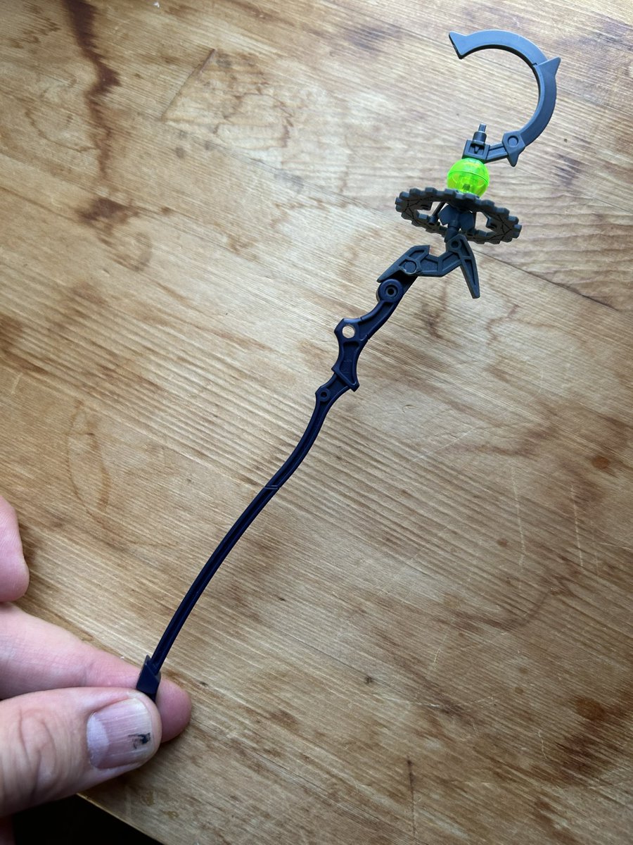 杖はイメージ通り出来てきた。
後はどう装飾するか。