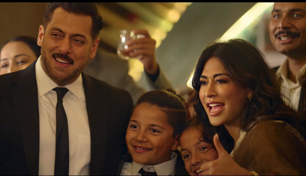 Audio : -10/10 🤡Visuals: 10/10 ❤️

#Salmankhan 🧿
#BattleOfGalwan