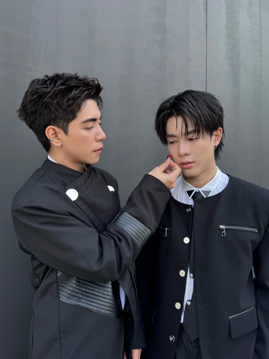 🕷️🌹⛓️🖤

#PIDEmonthapoom #NEWCHAYAPAK
#GELBOYS
#LOOKE