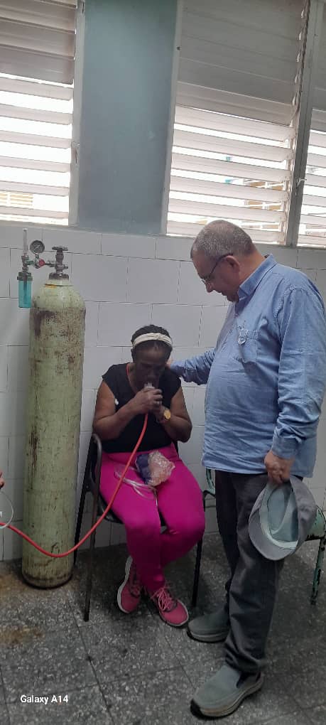 Hay cosas que el dinero no compra y que los bloqueos no pueden detener: la vocación de salvar.
#PinardelRío
#CubaPorLaVida