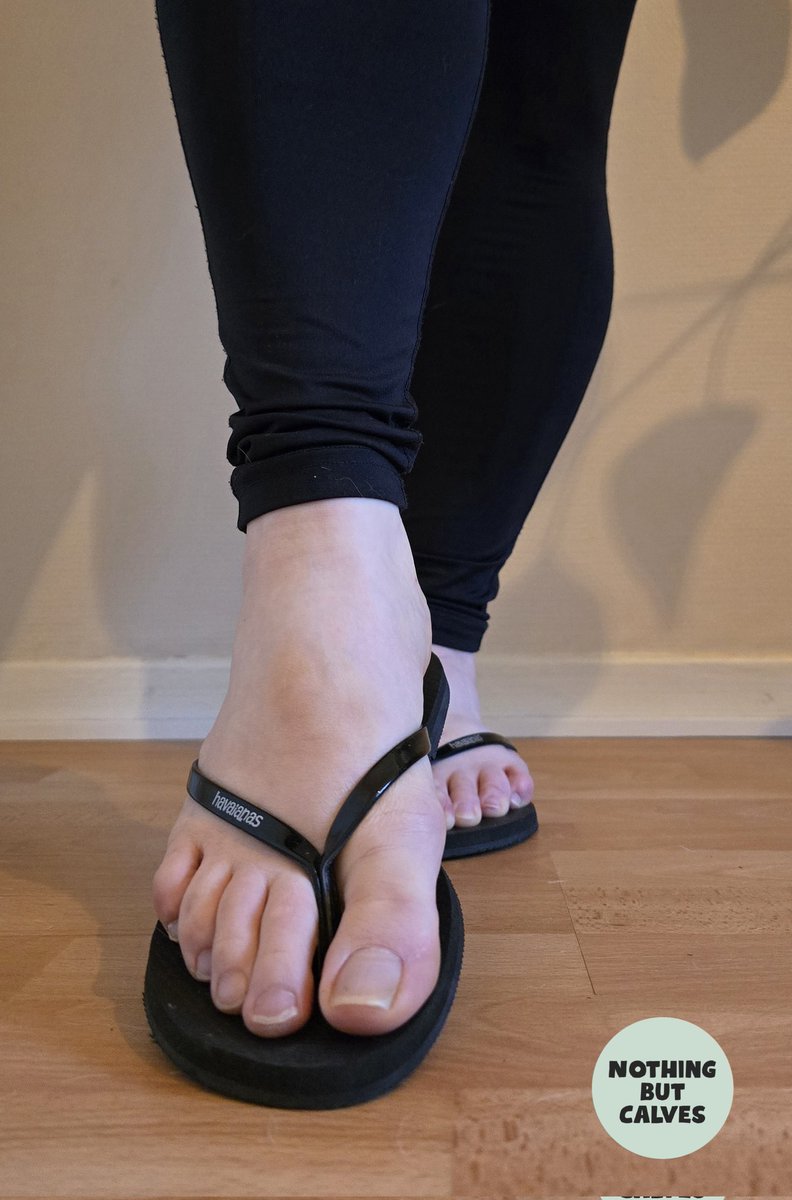 NothingBtCalves's tweet image. Flip flops of the day