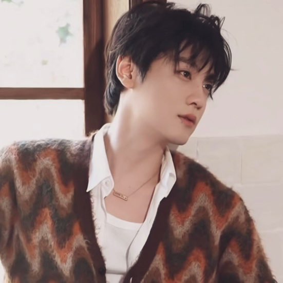 THE COUPLE NECKLACES????????😭😭😭