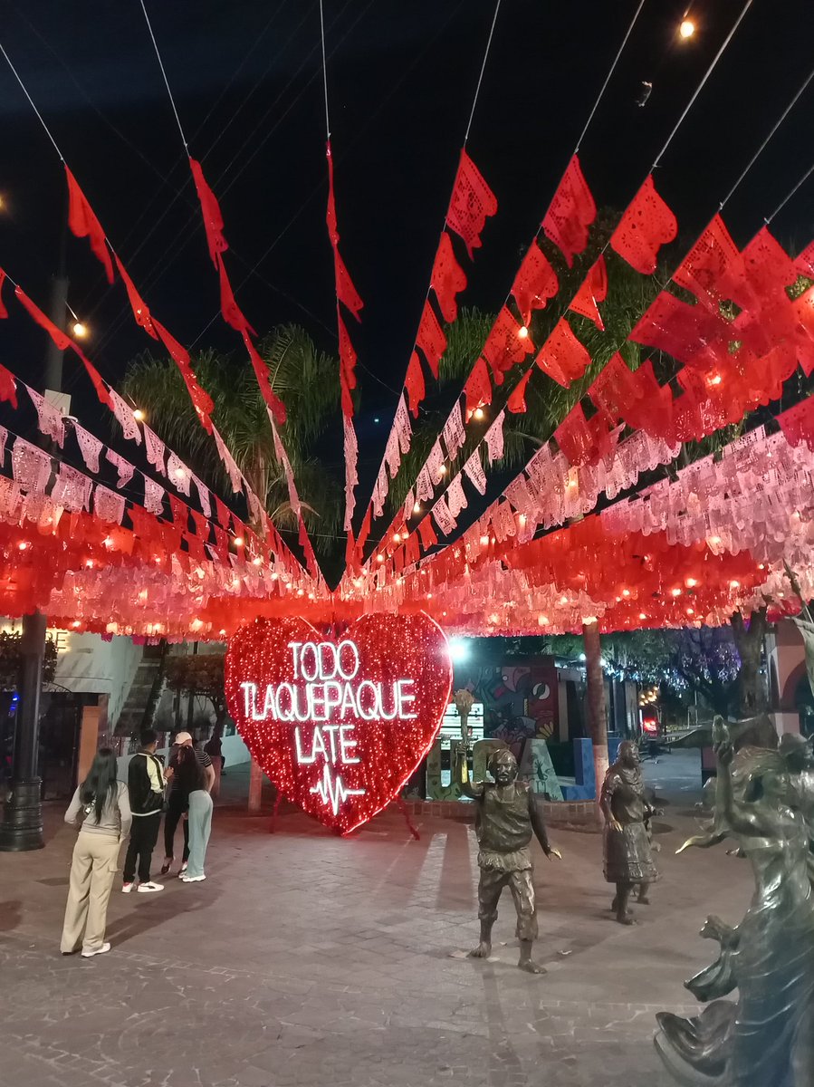 El romanticismo tambien existe!!! Feliz dia!!!