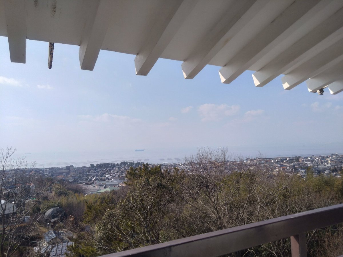 yahiru_PUBG's tweet photo. 遠目にすっごい小さなお城見つけて来てみたら3階立ての展望台だった

ここの資料によると実際に昔はここにお城があったらしい👀

地元付近にこんなお城があったんだねぇ https://t.co/uuuzGbK8z5