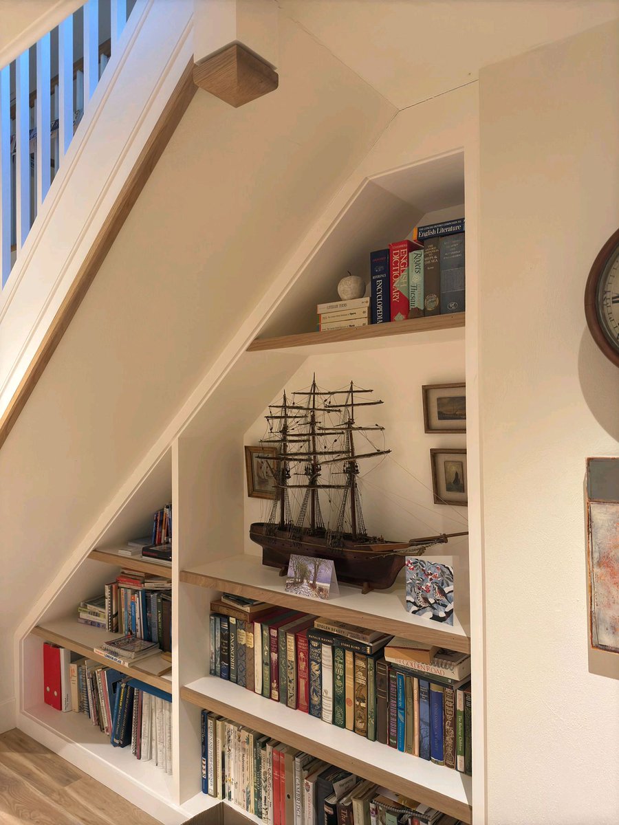 swift_building's tweet photo. Get cozy this Valentine’s Day! 💖 Create a charming reading nook for you and your loved one. Perfect spot for a romantic day in. 📚✨ #ValentinesDay #HomeComfort #ReadingNook https://t.co/9W5oTMbQO0