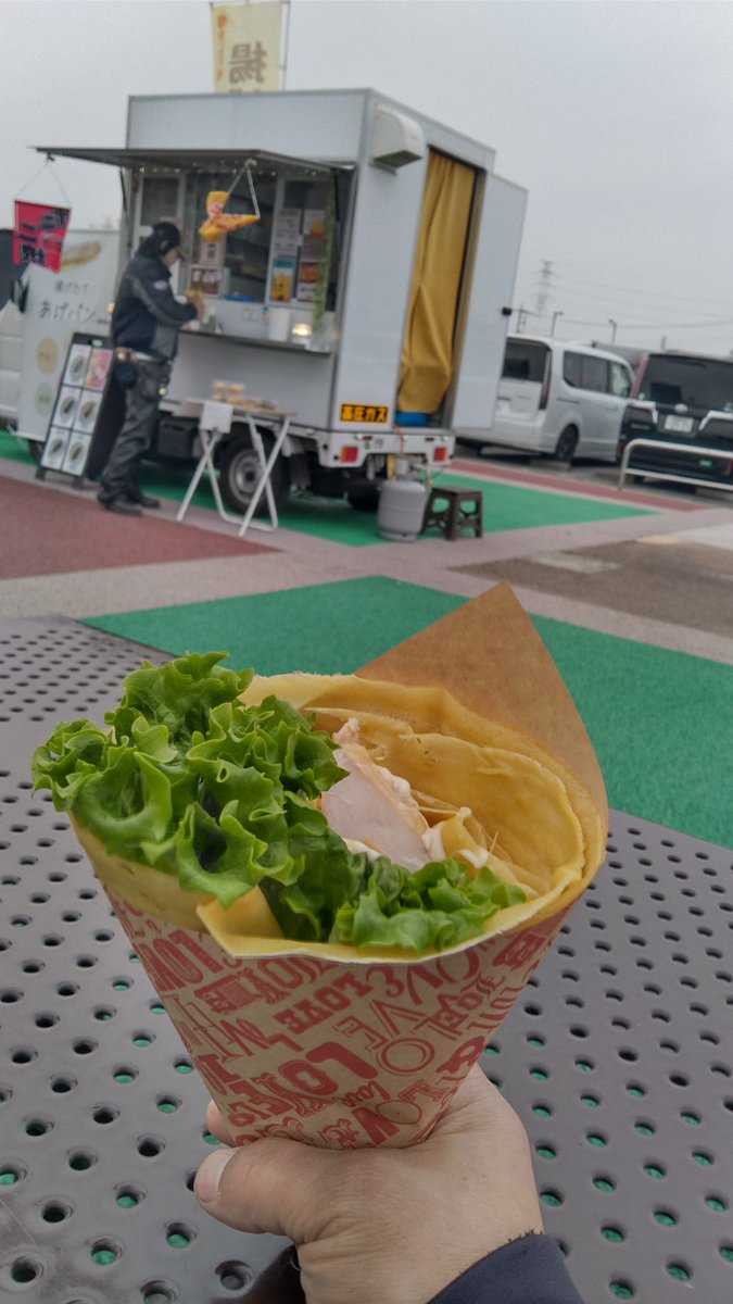 mufc_shin's tweet image. あげパンは無かったこととして、おとなりの #オリーブキッチン さんのガッツリおかずクレープ、写真に偽りなし

も、食す
#Olivekitchen
#道の駅庄和