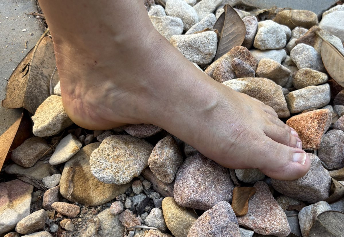 RealSlavicFeet's tweet photo. Hard stone. Warm skin…
#foot #footlover #feetworshi̇p #feetfetish https://t.co/0jVNZofjcx