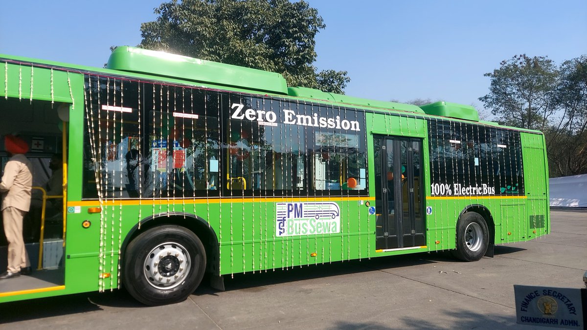 ConvergenceCESL's tweet image. Proud moment for CESL! With the PM flagging off 225 e-buses under the PM-eBus Sewa Scheme in Guwahati, Nagpur, Bhavnagar &amp;amp; Chandigarh, over 50 lakh citizens will gain access to clean, affordable and reliable public transport. A big leap to sustainable urban future. #GreenMobility