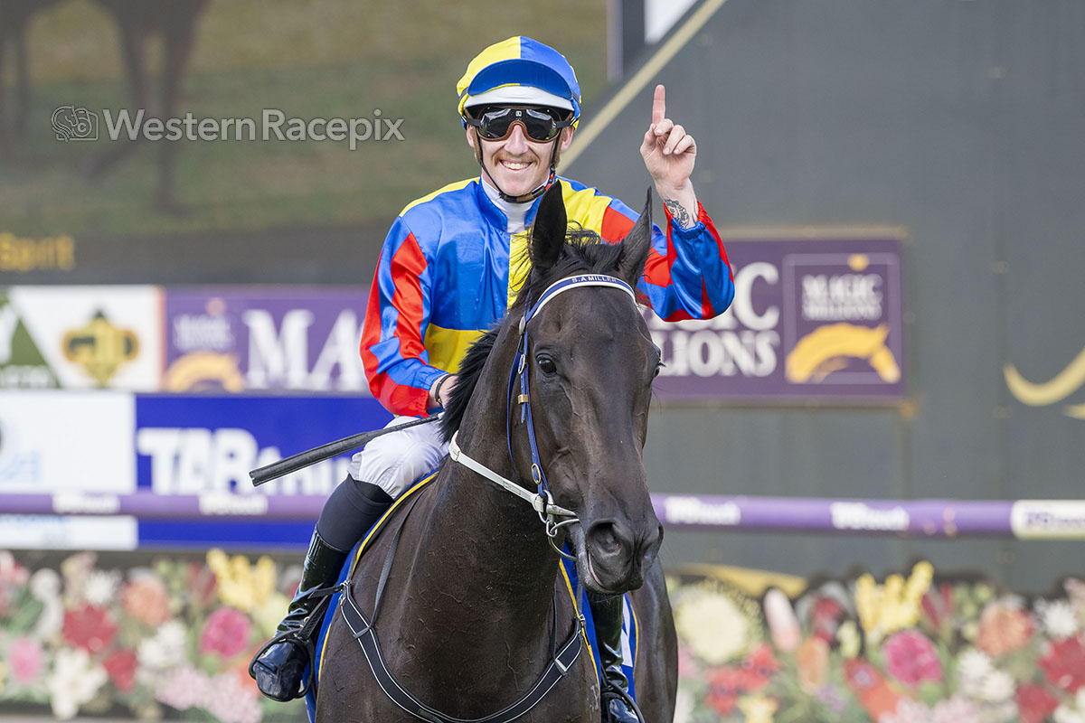 WesternRacepix's tweet photo. TWISTED STEEL - 2026 Magic Millions WA 3YO Trophy @PinjarraPark #WesternRacepix #PinjarraRaces #MagicMillions 

More 📷 https://t.co/XhRFkk00xX https://t.co/p4loF98VlH