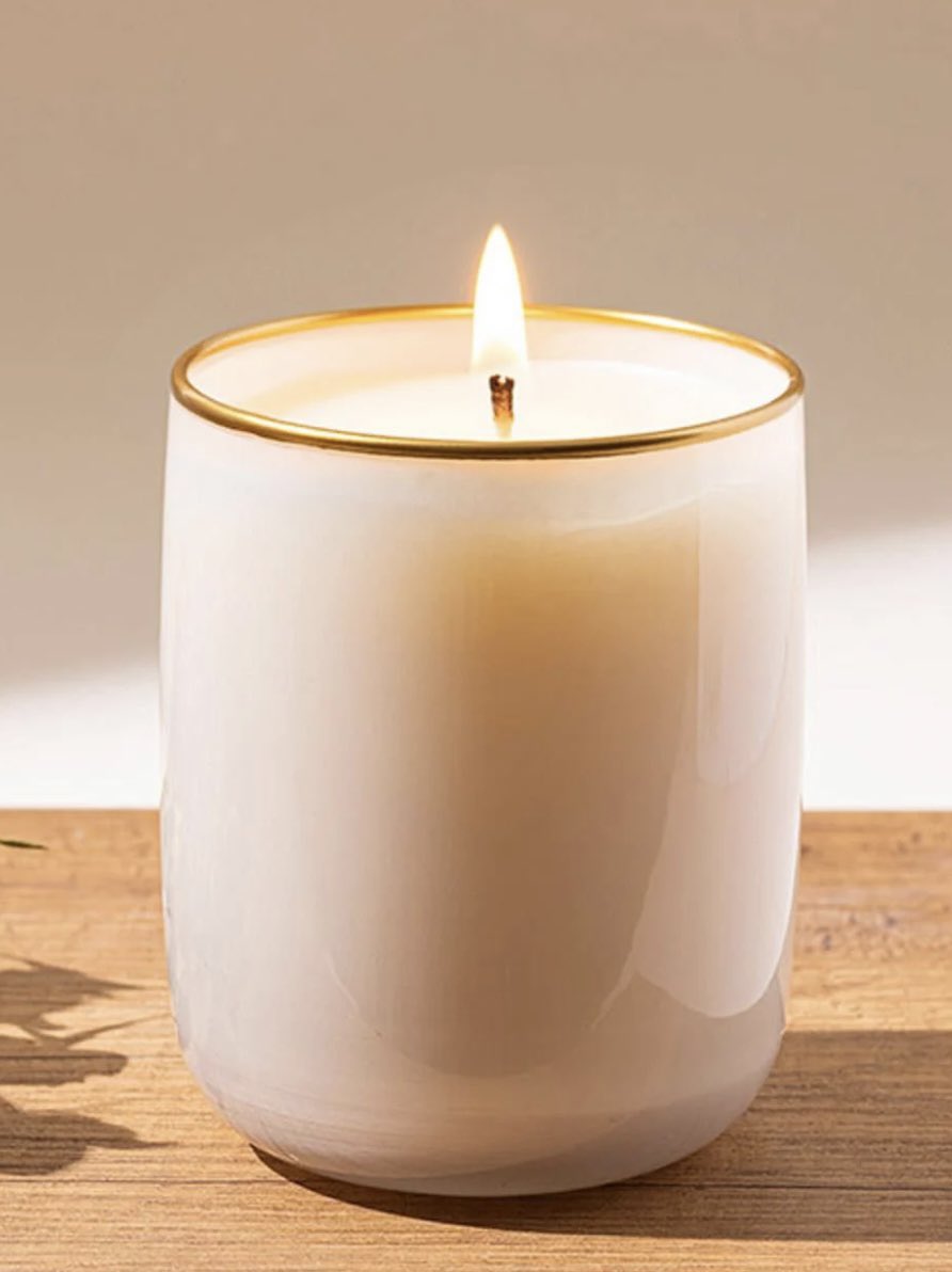 hsncemk's tweet photo. Yenisini getireceksiniz ya, lazım olur diye hatırlatmak istedim🕯️ 
@thomasreis555 https://t.co/FFj3e6B2og