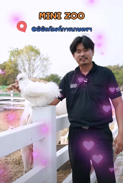 คุณรักเล่ห์ ชายผู้มีจิตใจโอบอ้อมอารีย์ แม้หน้าจะโฉด แต่เขาอยู่ในโหมดคนรักสัตว์ การมาของเขาครั้งนี้ เขาได้พาเด็กๆ ในสังกัดของเขามาแนะนำให้พวกเราได้รู้จัก... เด็กๆ ของเขาจะมีอะไรบ้างนั้น ตามเขาไปชมกัน.. ทาง Facebook facebook.com/reel/162071230…