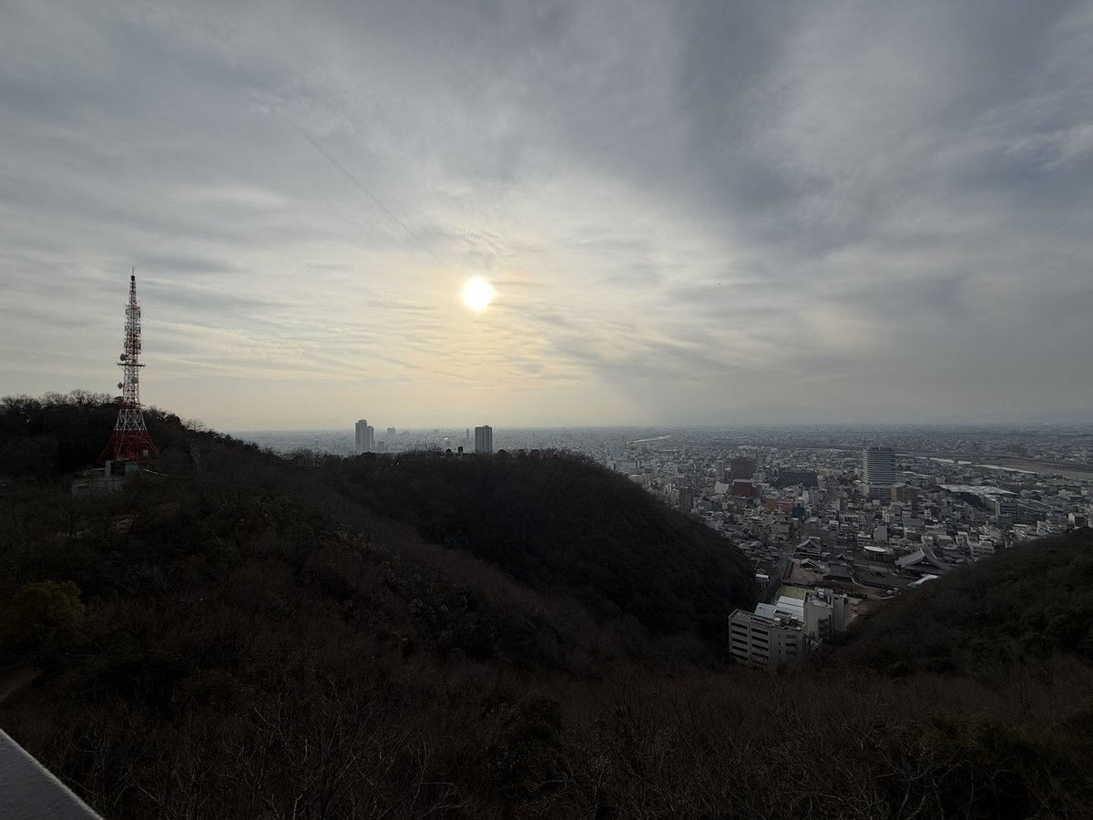 5kAZ5's tweet photo. 今日の金華山⛰️
静かな休日。 https://t.co/INIIOinAqV