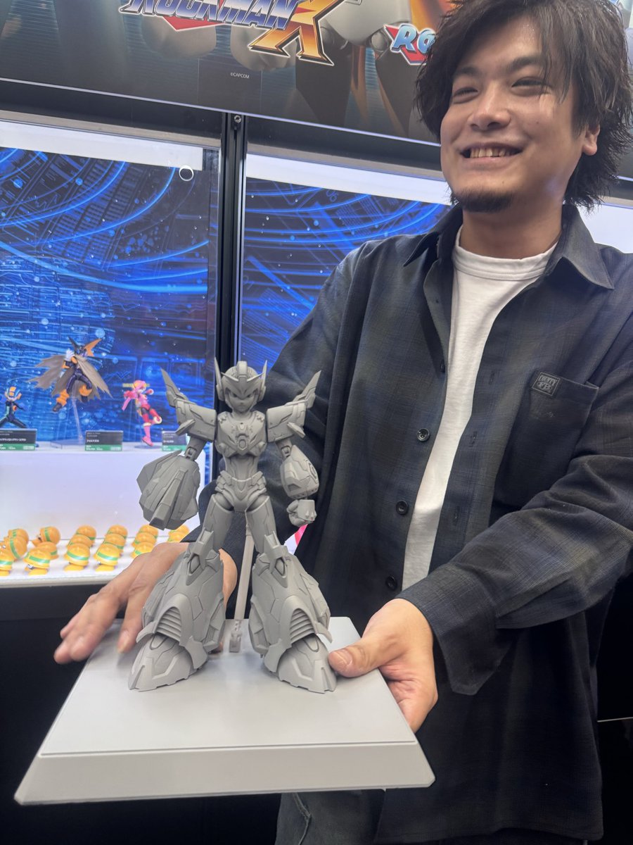 こちらがクソかっこいいフォースアーマーとバチイケのばーちーさんです