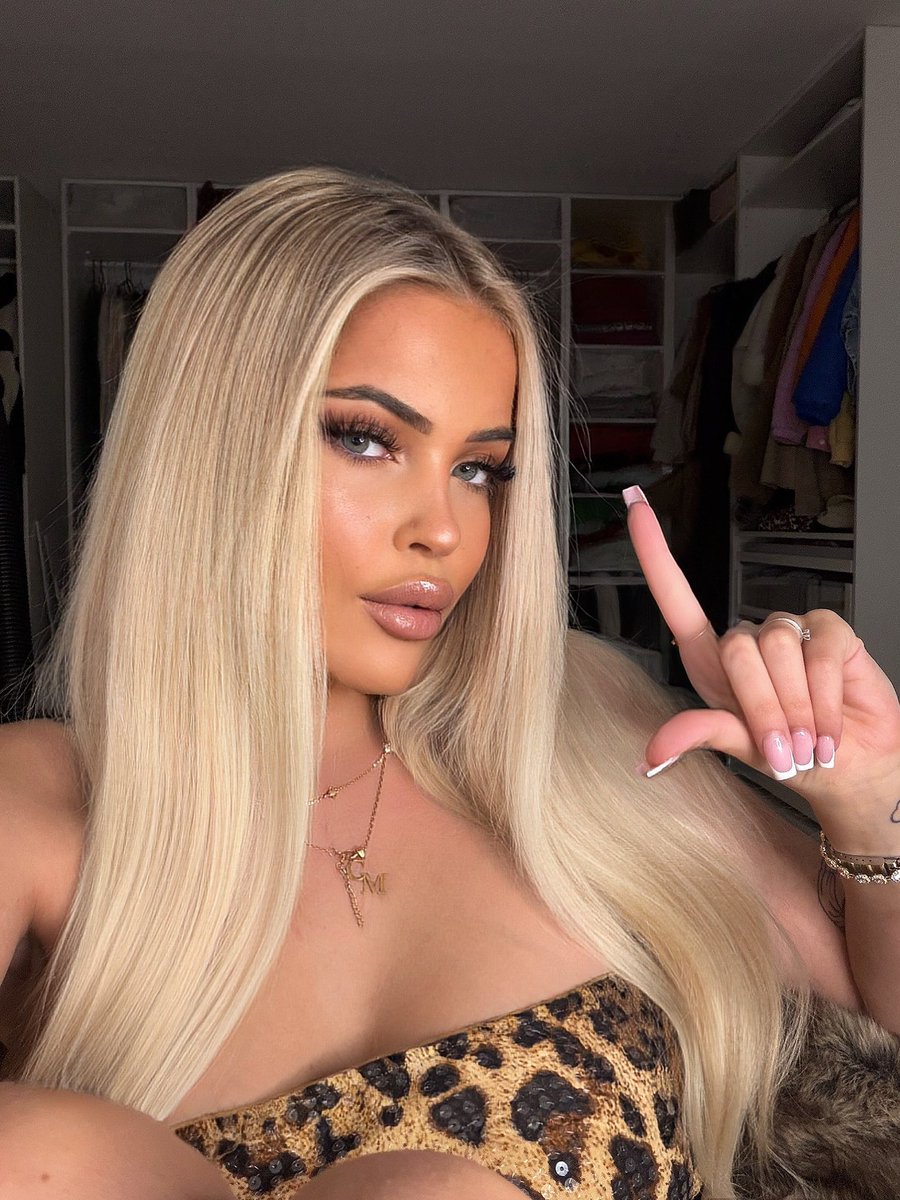 Good Morning 
Heute ist Valentinstag und was macht man an Valentinstag? 
Genau man beschenkt seine Herrin ✨😋💕
Heute werden viele Valentinstag melkungen anstehen !