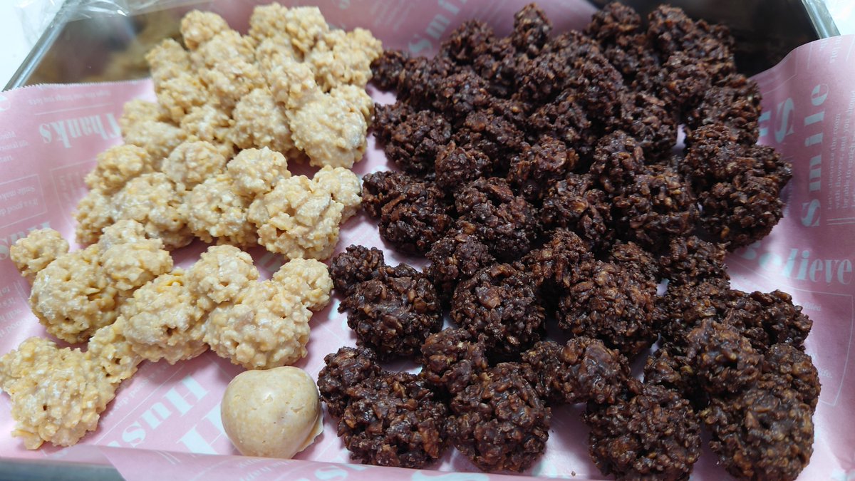 娘作のポップチョコ＆妻作のチョコクランチ🍫