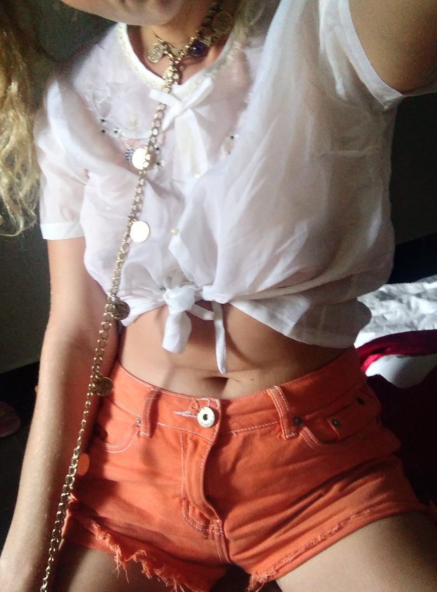 deine Hände an meinem Arsch machen mich so nass 🍑 sag wie tief du packst + rt wenn du zuerst meine heißen Lippen willst 😈 dm deine dreckigste Fantasie + like wenn du mich nicht stoppst 💦🔥 xnprofil.com/martina 👄 heute