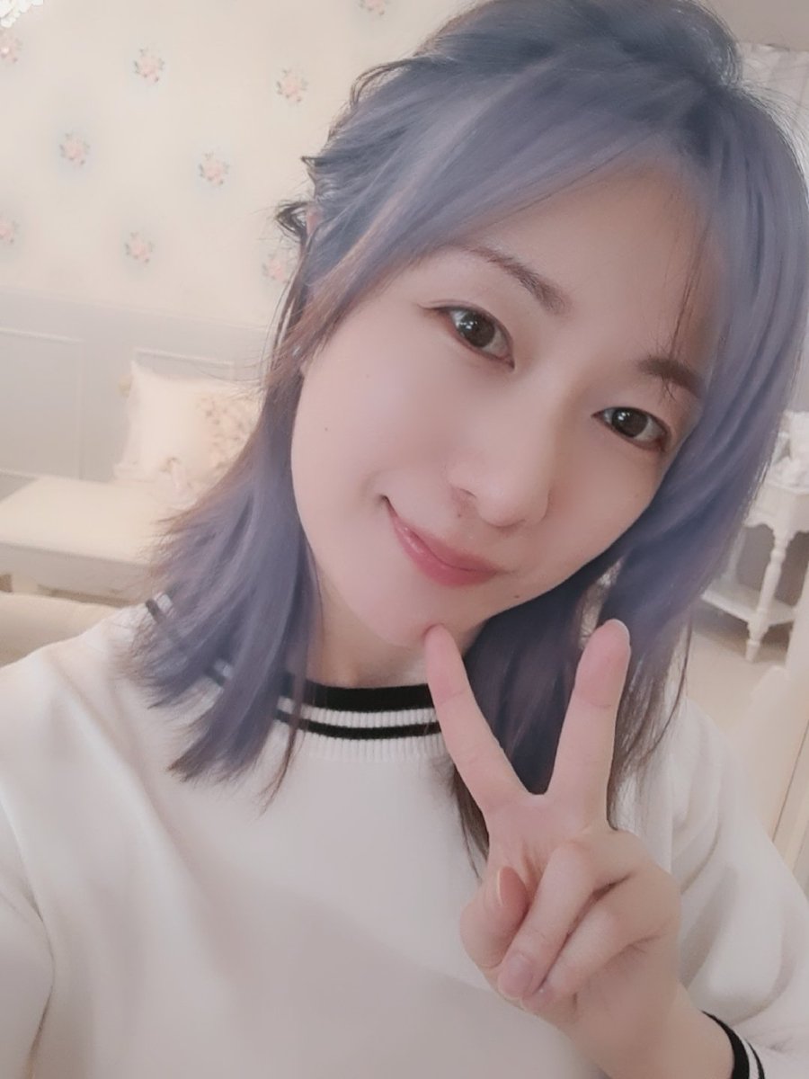 高山温子 tweet media