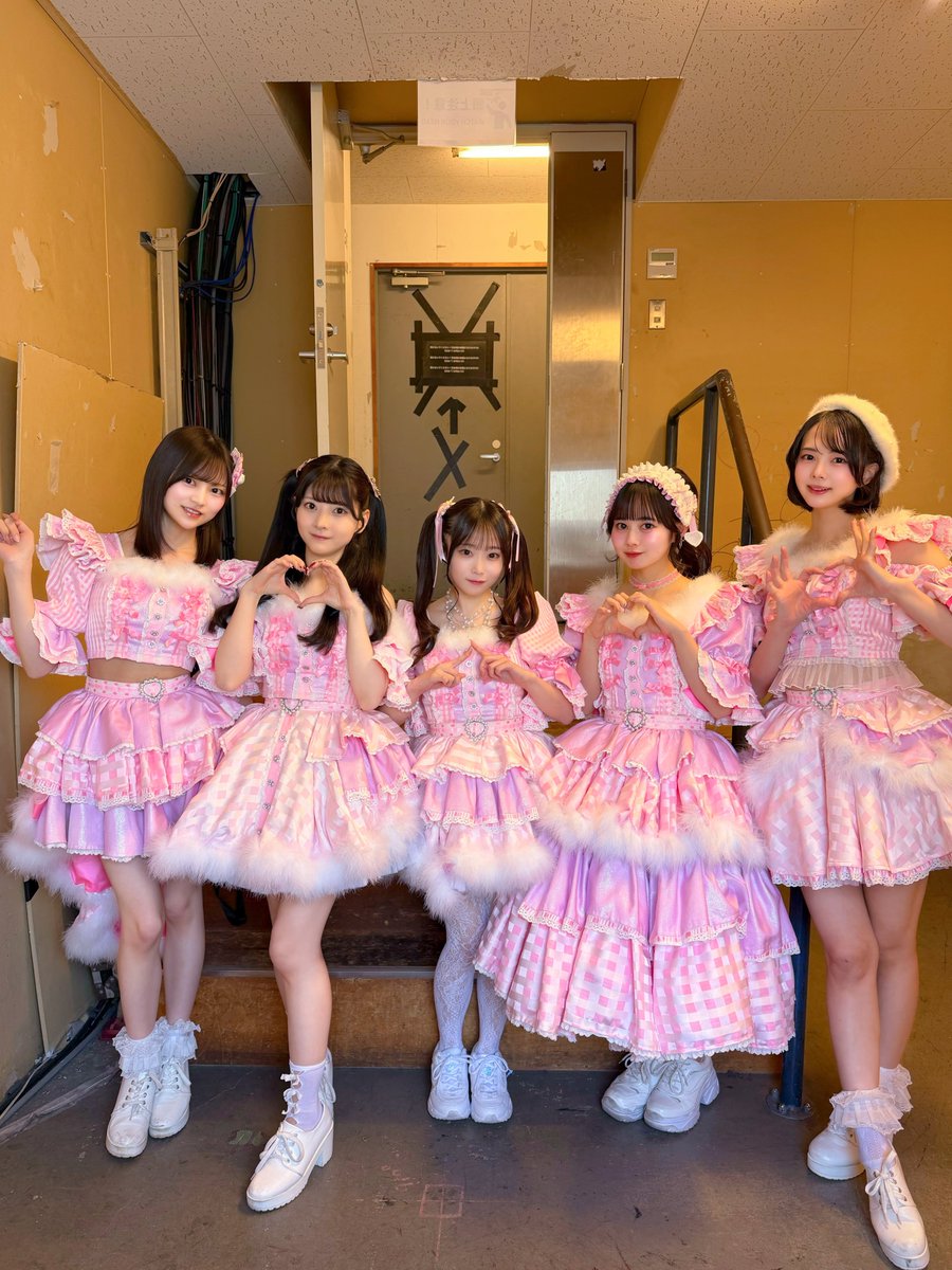 本日の #ババババンビ 🍫🎉
✨.•*¨*•.¸⭐️•*¨*•.¸¸⭐️•*¨*•.¸¸✨
『Chocolate Party!!』
🪩恵比寿LIQUIDROOM

バレンタインにキュートな馬鹿騒ぎをお届け🍫💝
本日のライブもありがとうございました！
🩷🤍❤️💜💚