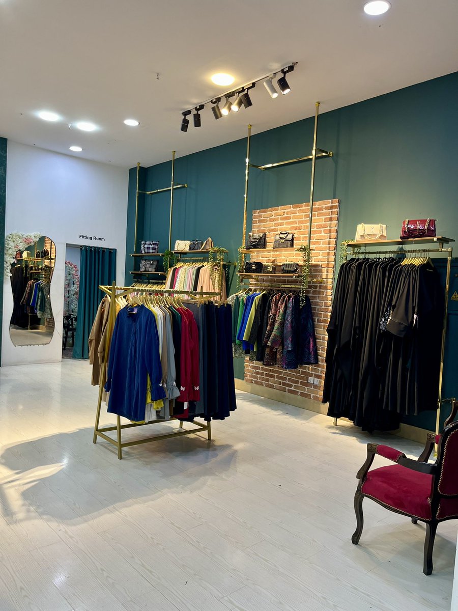 بنفشه ابراهیمی tweet media