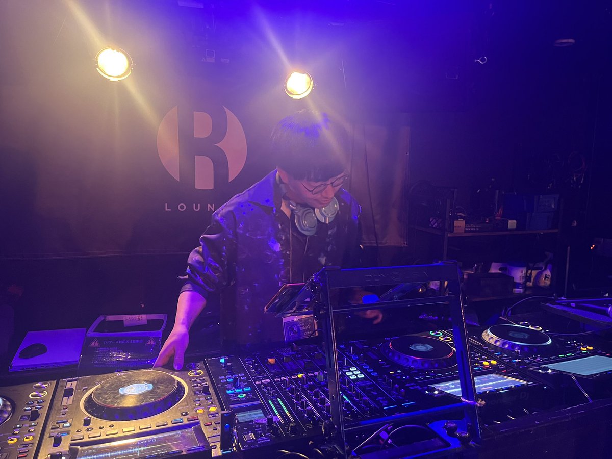 【ぼかいと Vol.3】

💙DJ
しんしや(<a href="/3756siya/">しんしや</a>)

隠れた名曲で会場を盛り上げています😎💙
 #ぼかいと