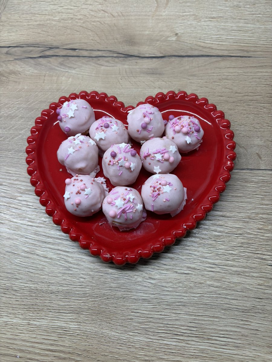 Mascarpone, piškoty, poleva, serepetičky a Valentýn 💘