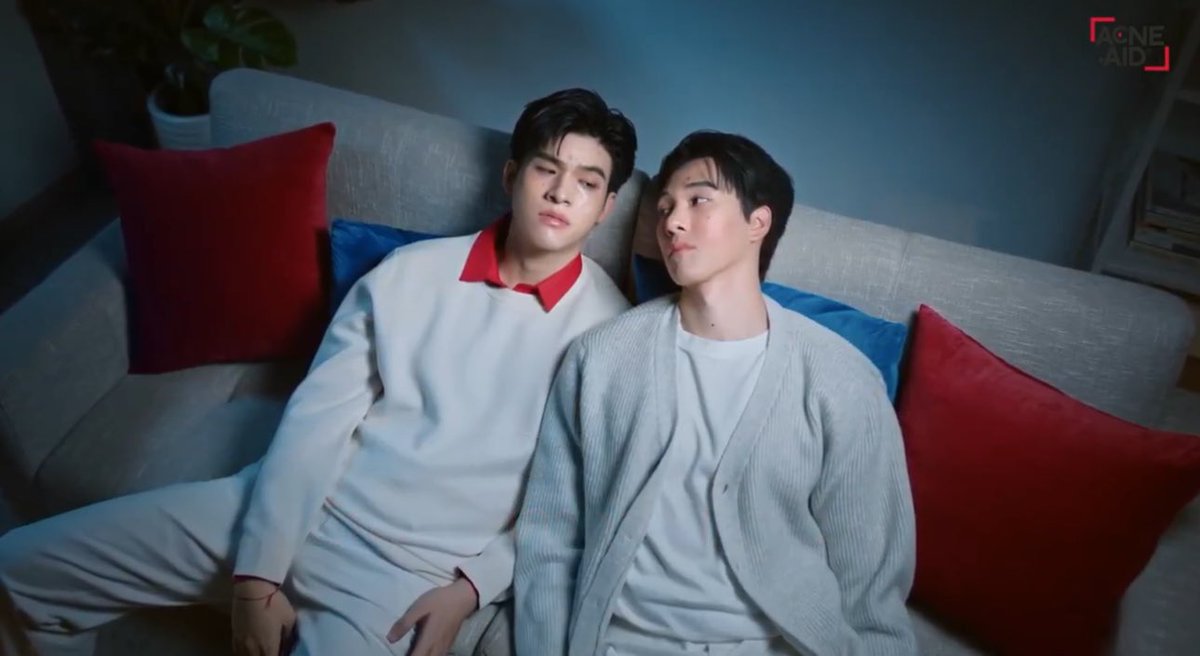 กลัวมีคนสารภาพรักวันนี้จังงง พยานเยอะด้วยสิ 🙂‍↔️🙂‍↔️🙂‍↔️

SKYNANI LOVE ACNE AID

#AcneAidTHXSkyNani