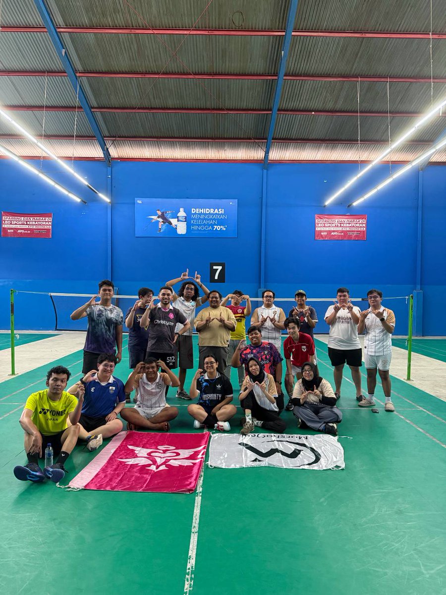 marshaoshi_'s tweet photo. Jalan-jalan ke Pasar Baru
Jangan lupa beli baju dulu
Terimakasih untuk WargaMaru
Yang udah ikut MENGTOY Tepok Bulu 💜❤️
#MENGTOY #SACIN #MasihkahAdaSebingkaiHarapan #MasihkahAdaSeraketBadminton https://t.co/LJQY35608q