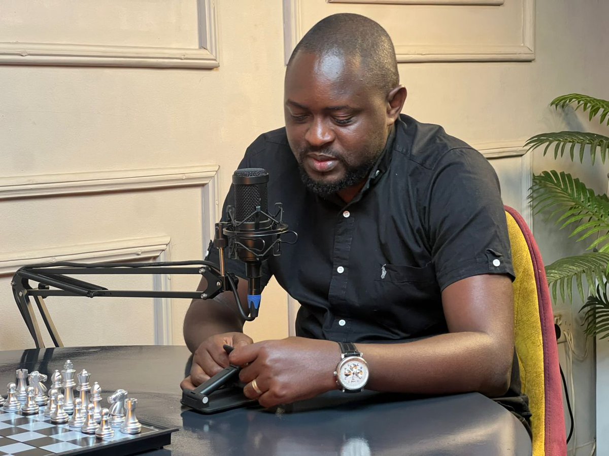 HaroldTurijay's tweet photo. We are cooking the next episode of the @checkmate256 for tomorrow.😊

Right on this table, things are spoken about people with power &amp; state of affairs that is more often worrying than praise worthy. We hope we &amp; other good platforms shall be a driving force for good change in 🇺🇬 https://t.co/pbg0kunM4d