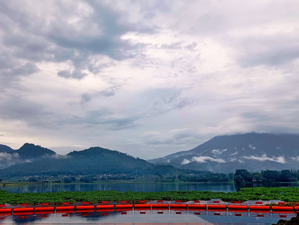 0Zecond's tweet photo. Solitude 🍃 https://t.co/3mAqVVR8Un