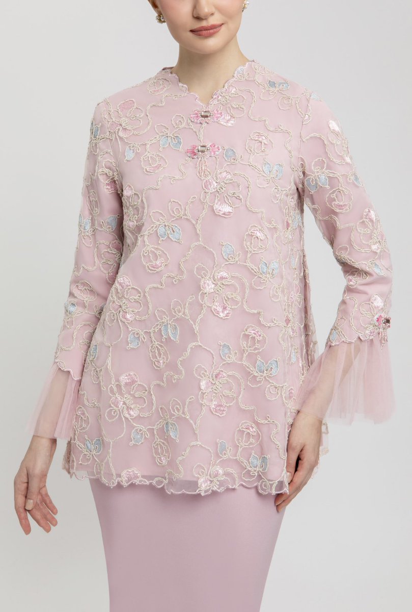 syeerayahaya's tweet photo. Not a fan of pink pun BUT this one terkecuali ✨ cantik gilababassss, just take my monehhh 😭 https://t.co/t5go4mV4M9