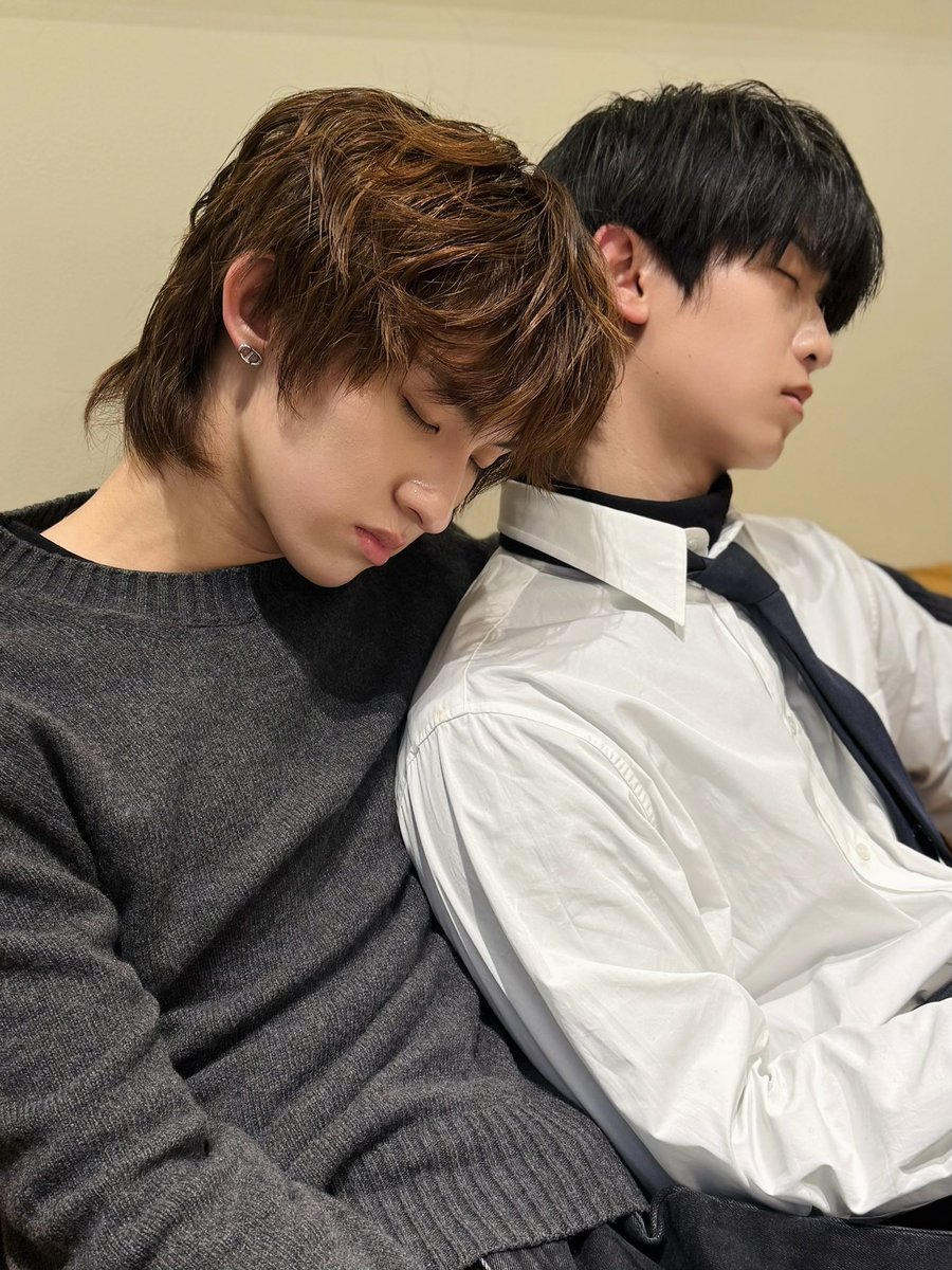 Eat together sleeping together and go together. THOMASKONG SWEET HEART 
#SendLoveToTMK