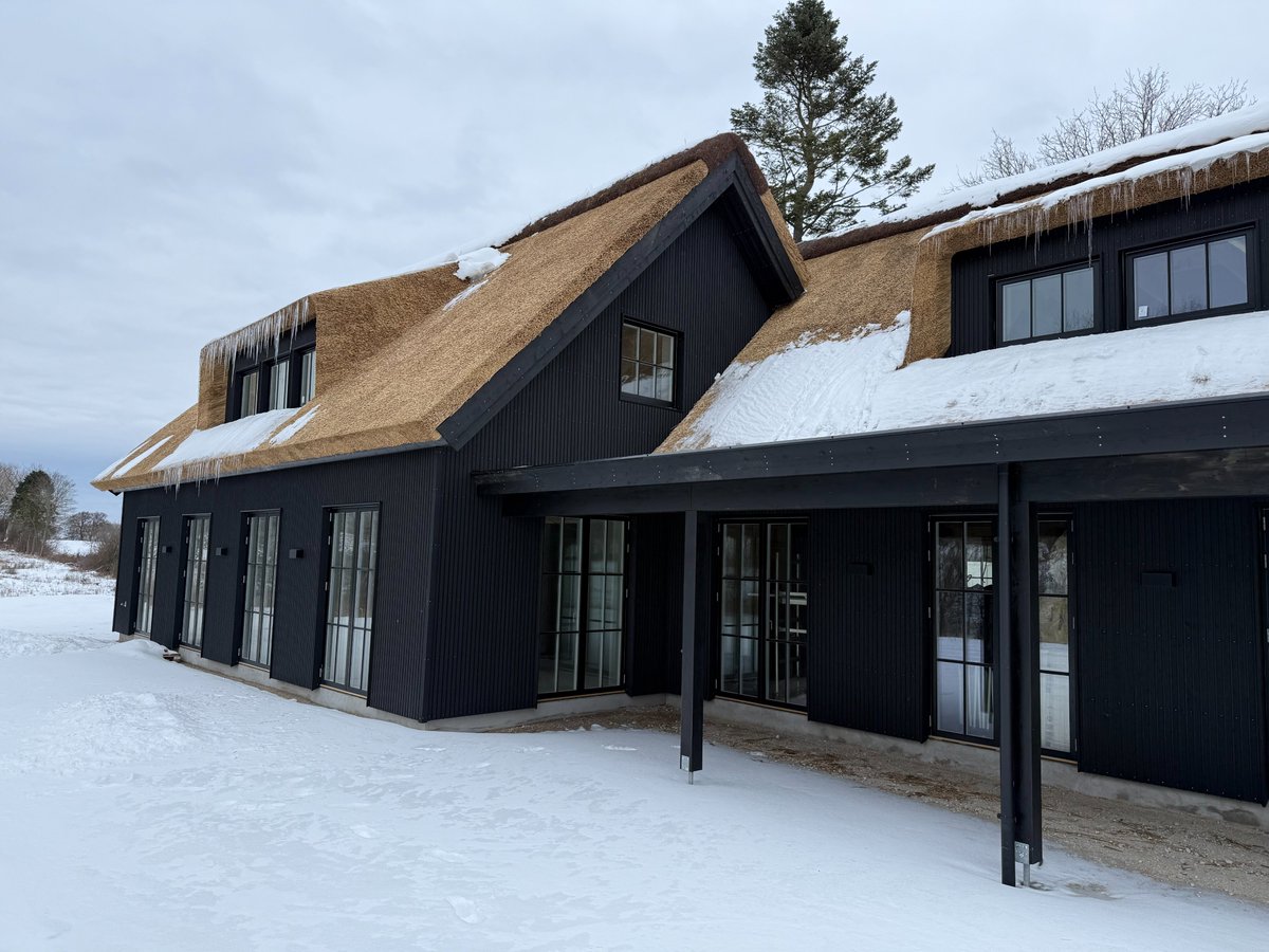 3HuseNordsj's tweet photo. Bæredygtige helårshuse og fritidshuse, der giver mere energi tilbage! 📷📷📷
Book besøg nu //
Tjek https://t.co/bfThEheG1k eller ring 30 40 46 00. 📷

#Træhuse 📷 #Helårshuse 📷 #BæredygtigtHus 📷 #PlusEnergi 📷 #ModerneTræhus 📷 https://t.co/UQRYu1lDbn
