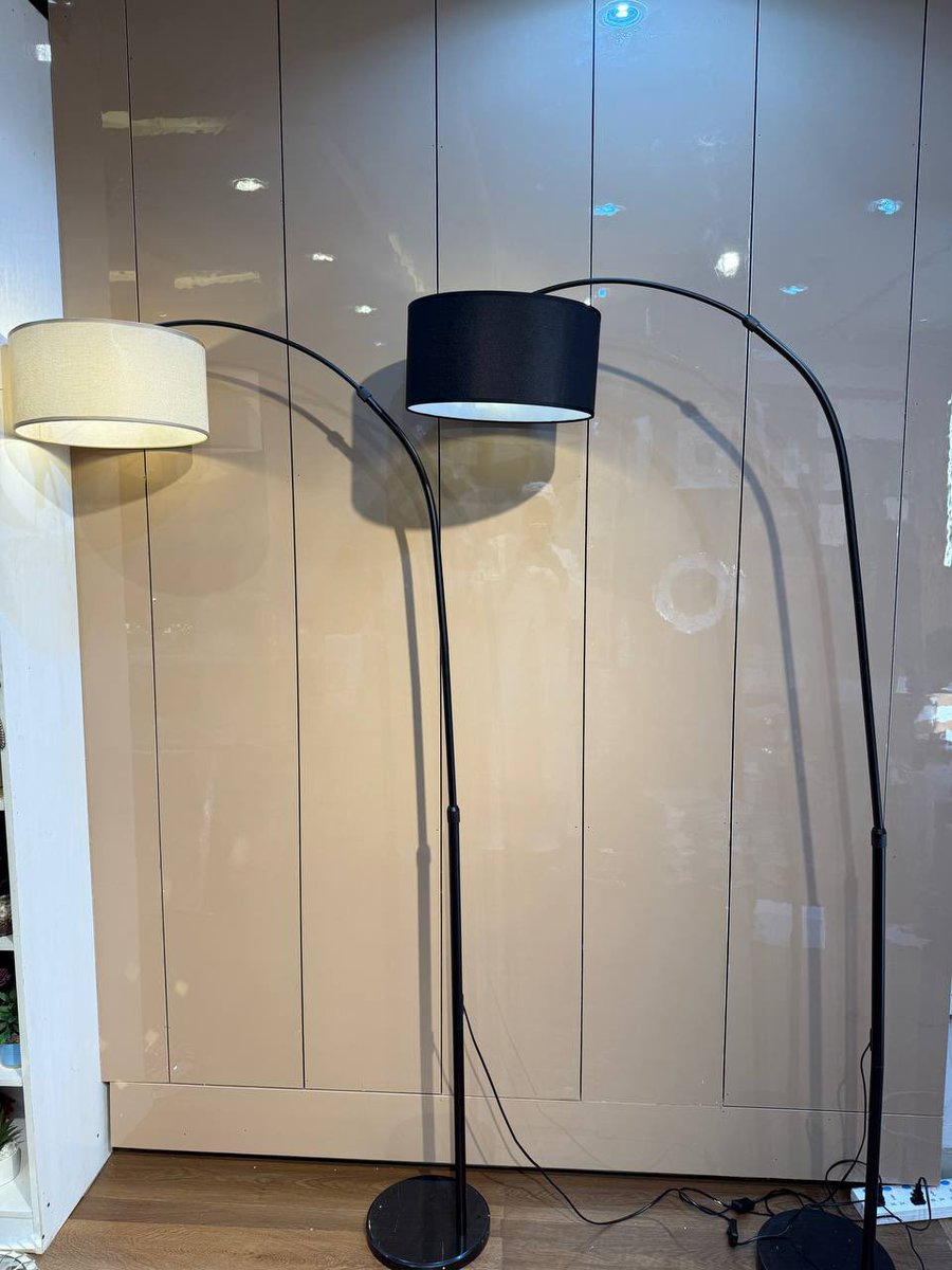 yetubs's tweet image. Modern floor lamp 

🏷️ 120,000 naira

Available in black and white