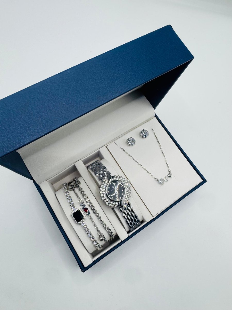 Happy Valentine's Day my beautiful mutuals ☺️