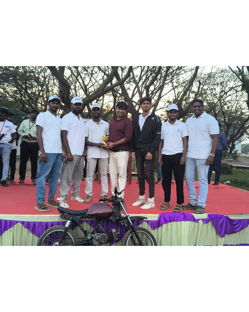 wekitizens's tweet image. Proud moment for our IV-Year Mechanical Engineering team!

Congratulations to *Abdul Muksith, Surya M, Tamizharasan, Parthiban &amp;amp; Jayaprakash* for securing 🥈 *Second Prize (Rs.7500)* at *MOTOCROSS 26*, a National Level Bike Competition 

#MechanicalEngineering #MOTOCROSS26